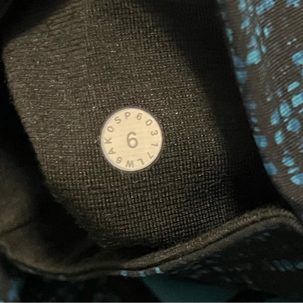 Lululemon Crop Leggings - Picture 6 of 10